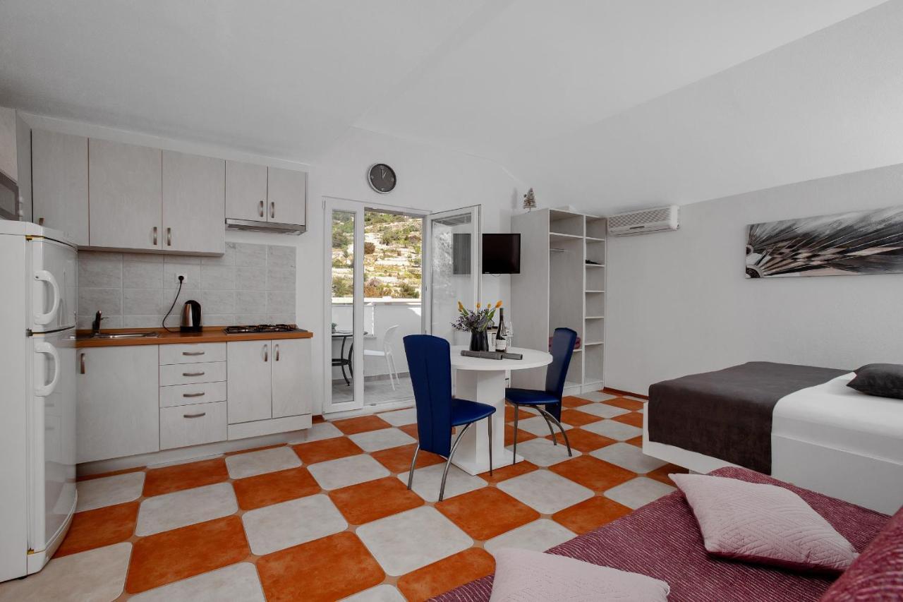 Apartments By The Sea Drasnice, Makarska - 2581 Екстериор снимка