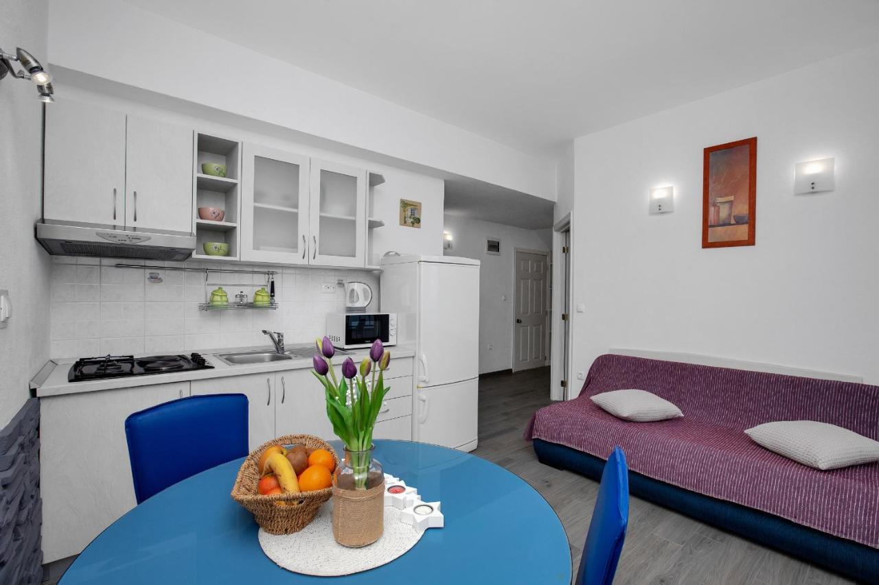 Apartments By The Sea Drasnice, Makarska - 2581 Екстериор снимка